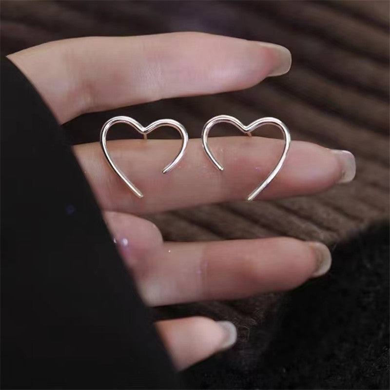 Love heart earrings - Silver